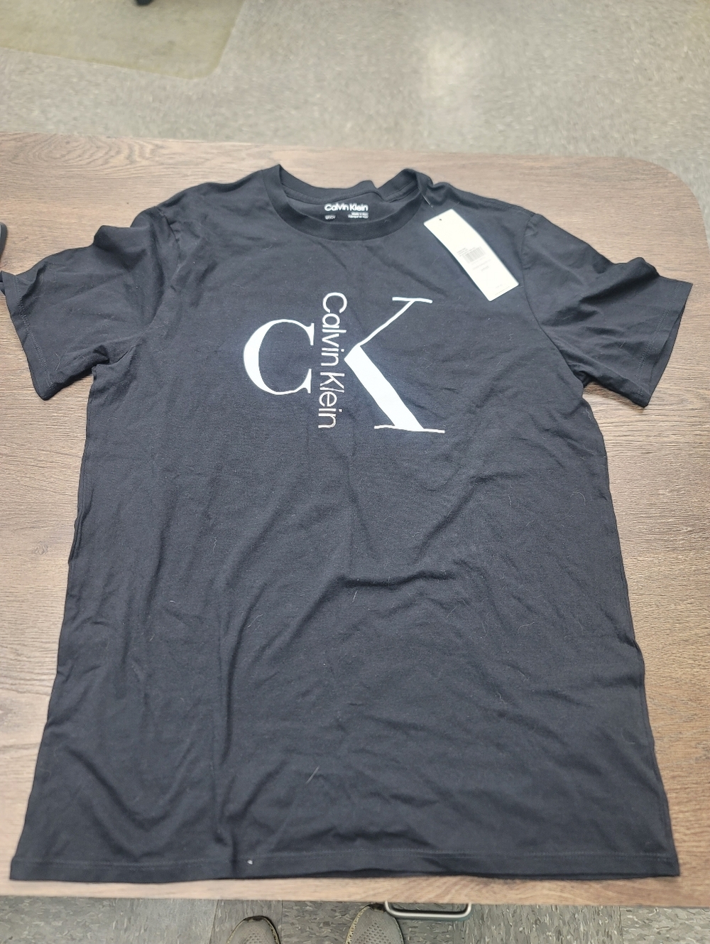 NWT Calvin Klein SS Graphic Tee Black Mens Small